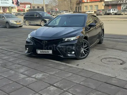 Toyota Camry 2022 года за 13 500 000 тг. в Павлодар