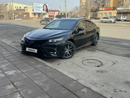 Toyota Camry 2022 года за 13 500 000 тг. в Павлодар – фото 4
