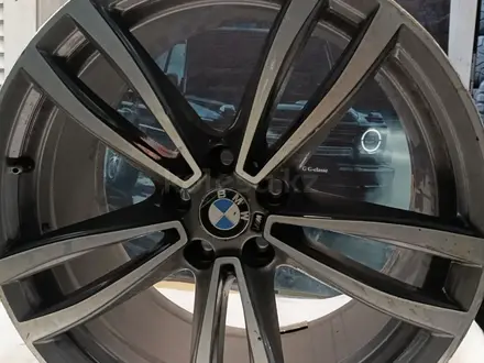 Одноширокие диски на BMW R19 5 120 BP Оригинал за 350 000 тг. в Атырау – фото 2