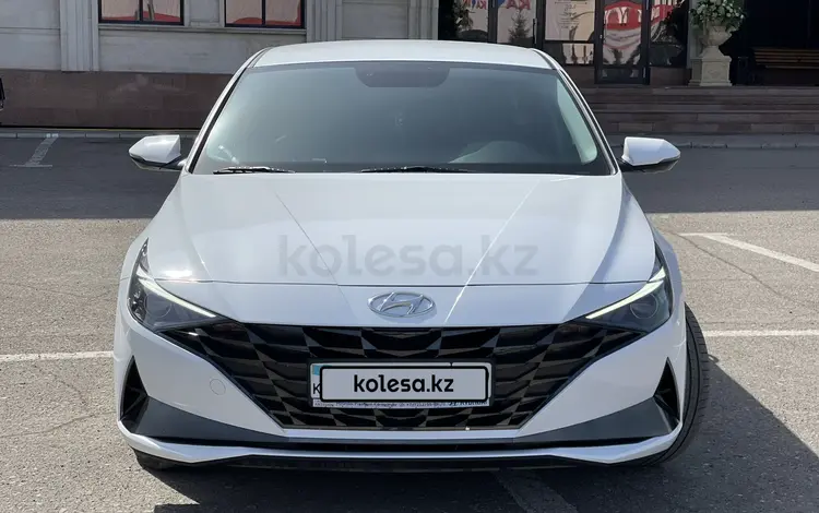 Hyundai Elantra 2021 года за 9 400 000 тг. в Караганда