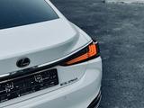 Lexus ES 250 2019 года за 25 750 000 тг. в Алматы – фото 4