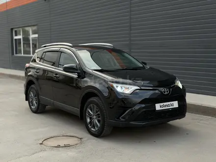 Toyota RAV4 2016 года за 11 200 000 тг. в Алматы – фото 3