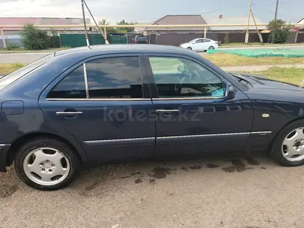 Mercedes-Benz E 230 1996 года за 2 200 000 тг. в Рудный – фото 9