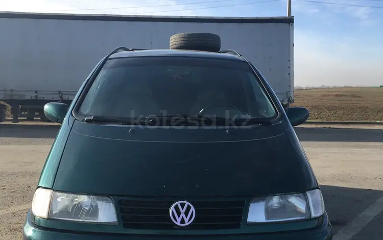 Volkswagen Sharan 1997 годаүшін4 000 000 тг. в Актобе