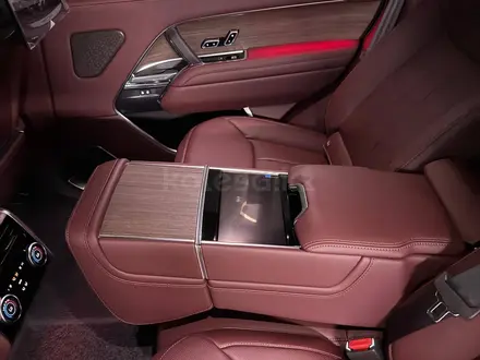 Land Rover Range Rover Autobiography 2024 года за 109 000 000 тг. в Астана – фото 7