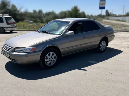 Toyota Camry 1998 года за 3 100 000 тг. в Алматы – фото 3