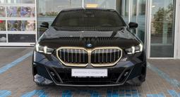 BMW 550 2025 года за 64 000 000 тг. в Алматы – фото 2