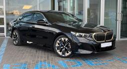 BMW 550 2025 года за 64 000 000 тг. в Алматы – фото 3