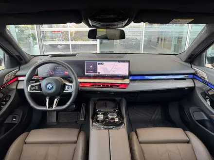 BMW 550 2025 года за 64 000 000 тг. в Алматы – фото 12