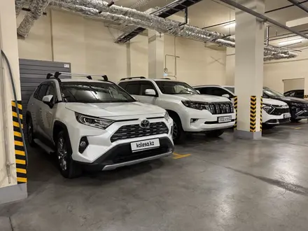 Toyota RAV4 2020 года за 15 000 000 тг. в Алматы – фото 18