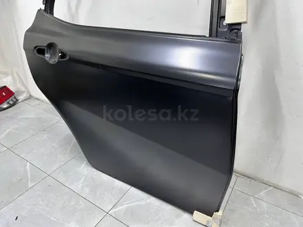 Задний деверь на Toyota Camry 70 NEW ORIGINAL за 10 000 тг. в Алматы – фото 3