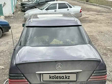 Mercedes-Benz E 220 1994 года за 1 300 000 тг. в Астана – фото 4