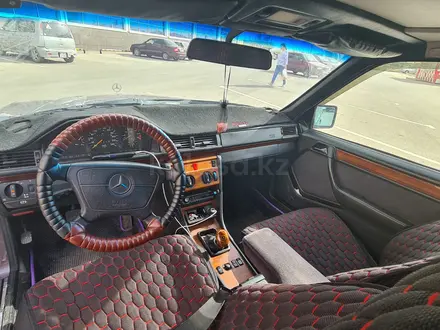 Mercedes-Benz E 220 1994 года за 1 300 000 тг. в Астана – фото 17