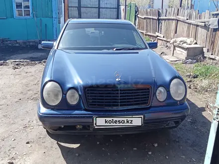 Mercedes-Benz E 200 1995 года за 1 800 000 тг. в Щучинск