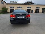 Chevrolet Cruze 2015 года за 3 200 000 тг. в Атырау – фото 2