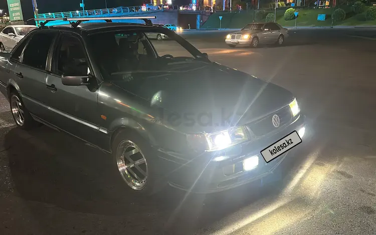 Volkswagen Passat 1995 годаүшін1 500 000 тг. в Алматы