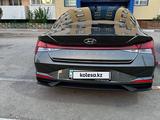 Hyundai Elantra 2021 года за 10 500 000 тг. в Жезказган – фото 4