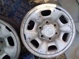 R15 +20 Toyota Hilux с колпаками за 80 000 тг. в Алматы