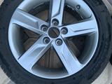 Диски оригинал камри50 r17 на все тайота и лексус с летними шинами обмен за 240 000 тг. в Шымкент – фото 2