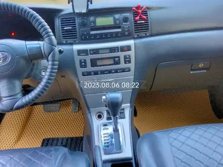 Toyota Corolla 2004 года за 3 500 000 тг. в Актобе – фото 13