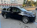 Toyota Sienna 2021 года за 20 500 000 тг. в Астана