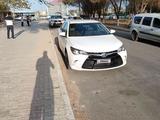 Toyota Camry 2017 года за 7 500 000 тг. в Кульсары – фото 2