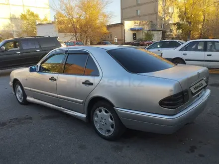 Mercedes-Benz E 200 1998 года за 1 400 000 тг. в Астана – фото 4