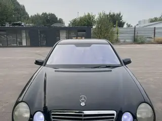 Mercedes-Benz E 320