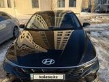 Hyundai Elantra 2023 годаfor9 700 000 тг. в Астана