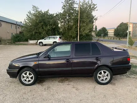 Volkswagen Vento 1993 года за 1 050 000 тг. в Турара Рыскулова – фото 3