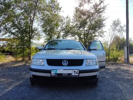 Volkswagen Passat 2000 года за 2 200 000 тг. в Аксу