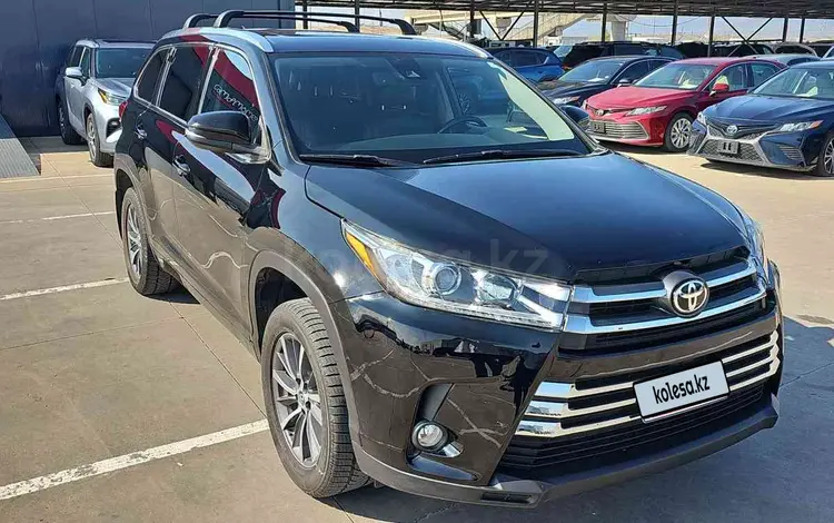 Toyota Highlander 2018 года за 14 900 000 тг. в Алматы