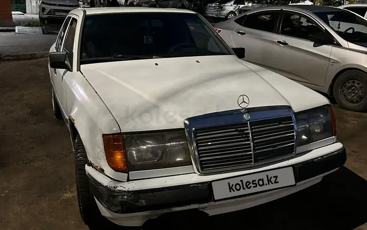 Mercedes-Benz E 200 1988 годаfor750 000 тг. в Павлодар