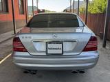 Mercedes-Benz S 500 2002 года за 5 500 000 тг. в Жетысай – фото 4