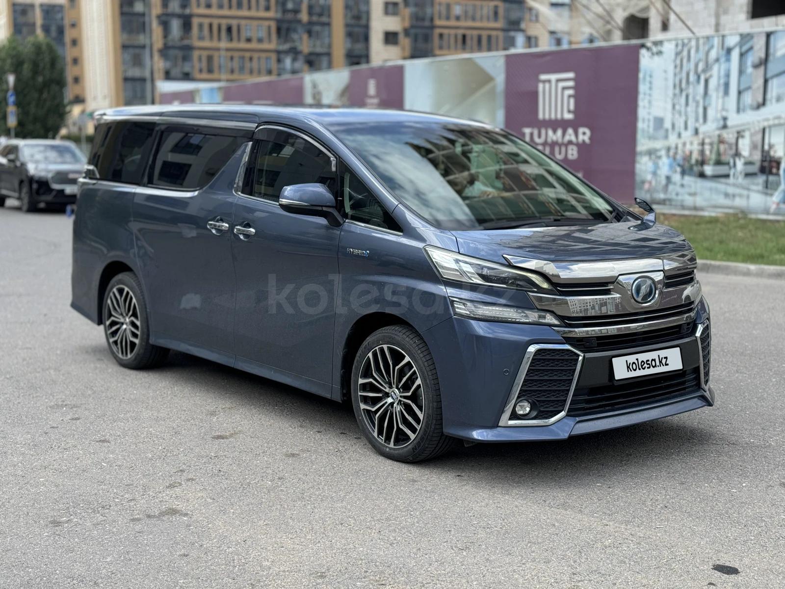 Toyota Vellfire 2017 г.