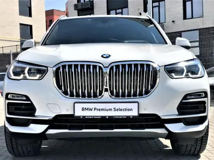 BMW X5 2020 года за 44 000 000 тг. в Атырау – фото 2