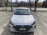 Hyundai Elantra 2018 года за 5 800 000 тг. в Уральск