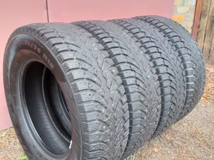 Зимние шипованные шины 205/70R15. за 80 000 тг. в Усть-Каменогорск – фото 2