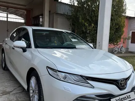 Toyota Camry 2020 года за 20 200 000 тг. в Туркестан – фото 20