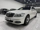 Mercedes-Benz S 500 2011 годаfor13 000 000 тг. в Шымкент