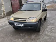 Chevrolet Niva, 2004