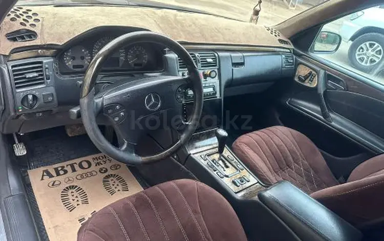 Mercedes-Benz E 320 2001 года за 4 400 000 тг. в Атырау