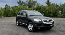 Volkswagen Touareg 2007 года за 7 450 000 тг. в Караганда