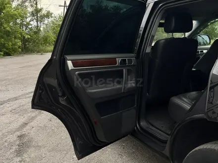 Volkswagen Touareg 2007 года за 7 999 999 тг. в Караганда – фото 15