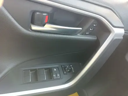 Toyota RAV4 2020 года за 14 000 000 тг. в Актобе – фото 6
