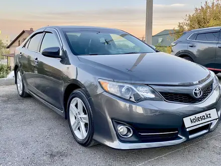 Toyota Camry 2013 года за 9 000 000 тг. в Шымкент – фото 2