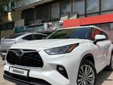 Toyota Highlander 2022 года за 34 000 000 тг. в Караганда