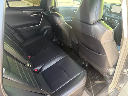 Toyota RAV4 2020 года за 13 800 000 тг. в Алматы – фото 19