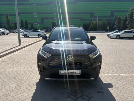 Toyota RAV4 2020 года за 13 800 000 тг. в Алматы – фото 2