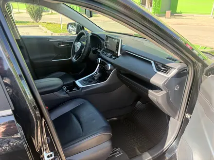 Toyota RAV4 2020 года за 13 800 000 тг. в Алматы – фото 22